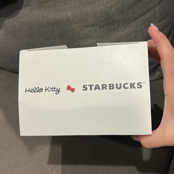 Hello Kitty Starbucks Plush Toy - Picture 3 of 3